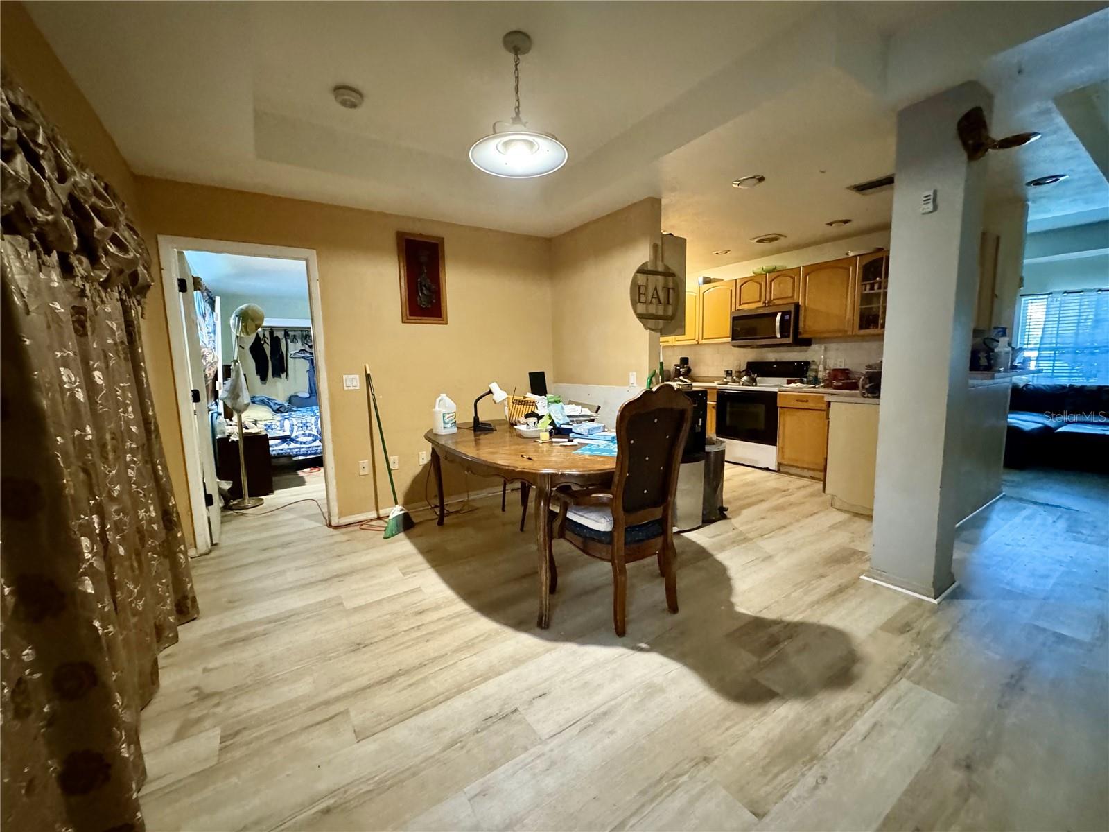 SOUTH VENICE - Residential