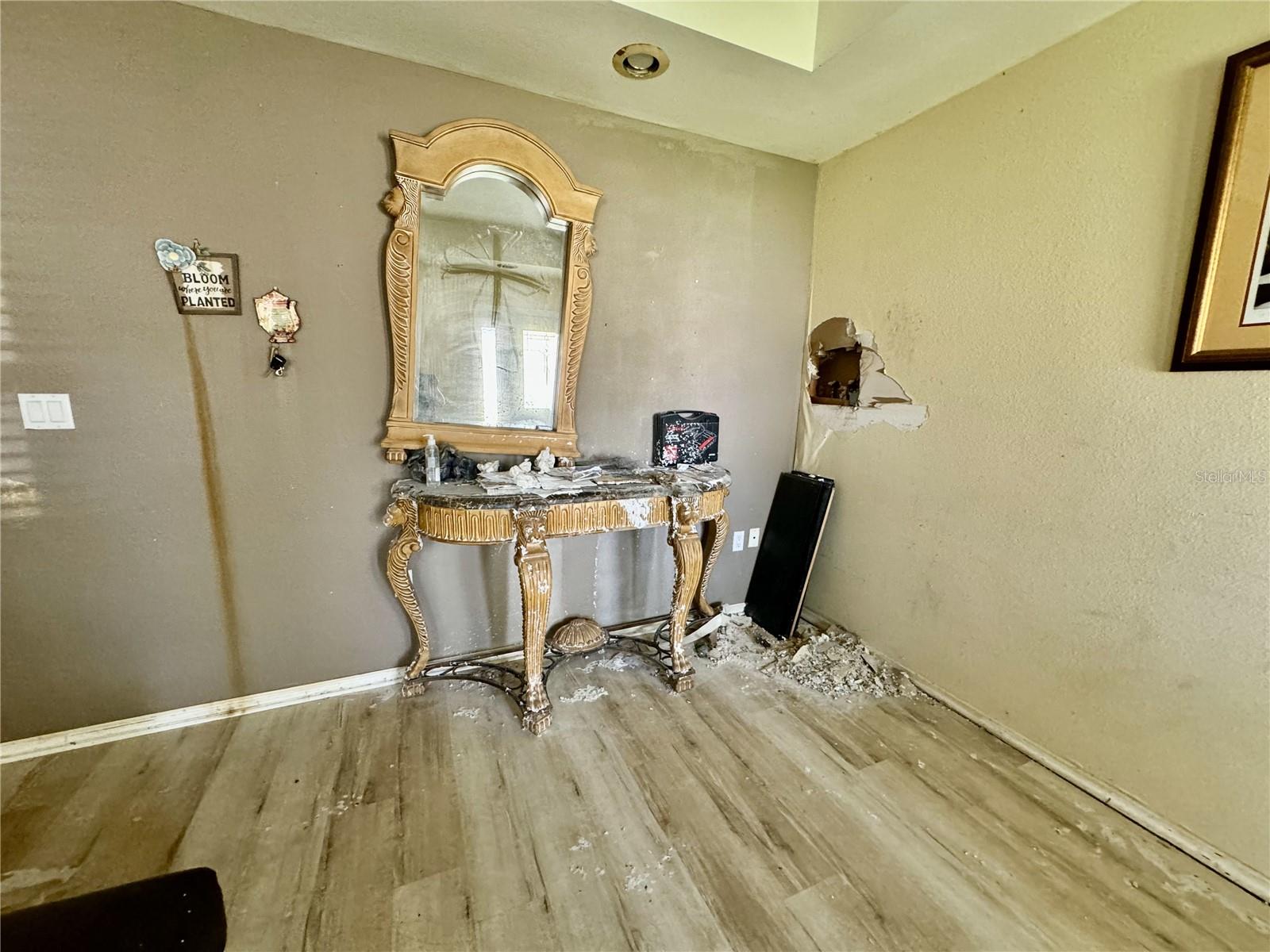 SOUTH VENICE - Residential