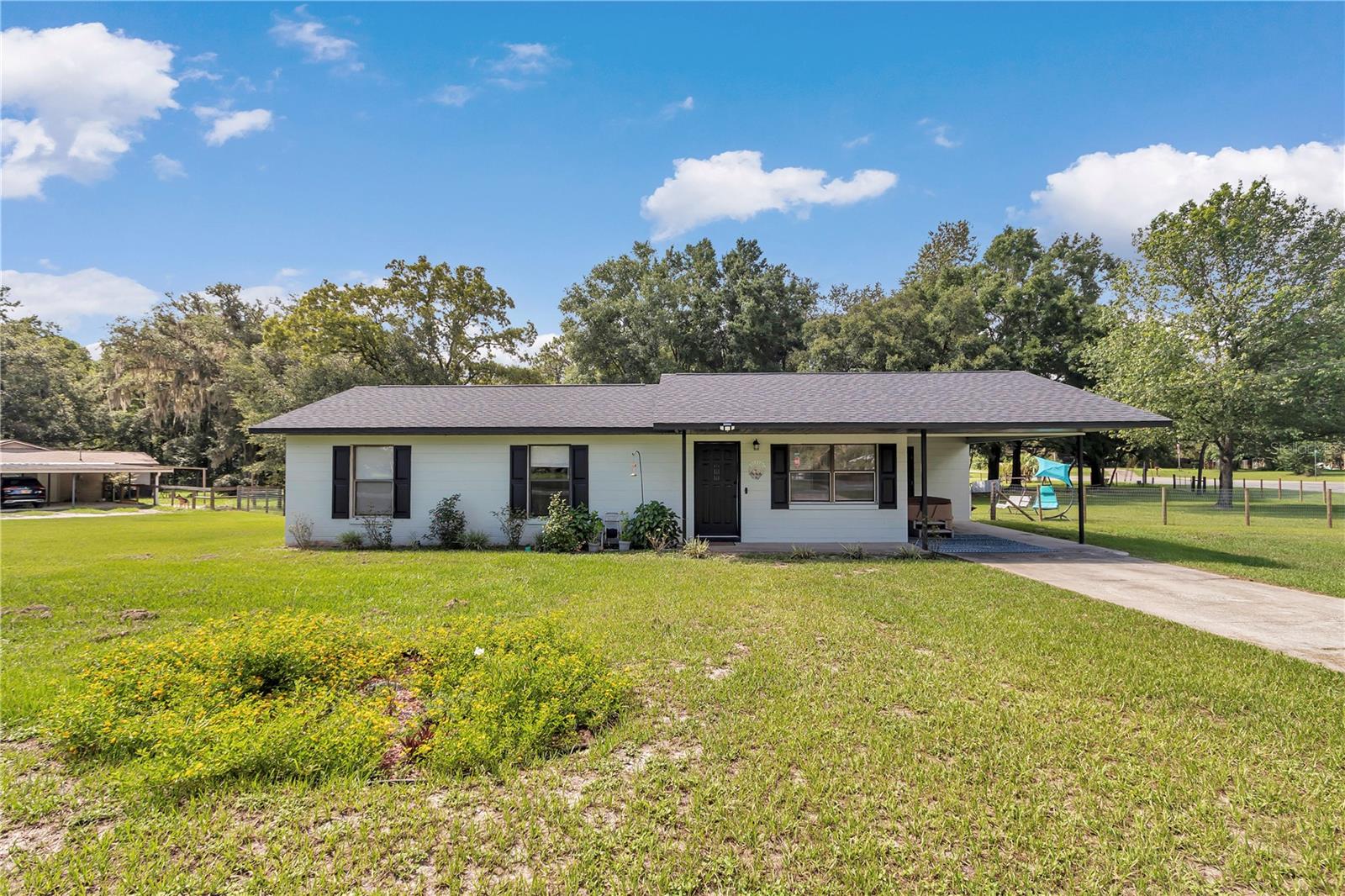 Charming 3 Bedroom Home on a Spacious Corner Lot!
Discover the perfect blend of comfort and potential in this well-maintained 3 bedroom, 2 bath home, nestled on a generous 1 acre corner lot in the rural setting of Williston, FL. This motivated seller is ready to pass on this gem, featuring a newly fenced backyard, a newer roof, and a brand new AC system for your peace of mind.
Situated on a paved road, this property offers ample outdoor space, making it ideal for entertaining, relaxing, or even embarking on a renovation project to add your personal touch. With no carpet, the home boasts stylish LVP flooring throughout, ensuring both durability and easy maintenance.
Enjoy the convenience of being just minutes away from downtown, parks, schools, and local shops, while still savoring the serenity of classic Florida living. Whether you’re looking to invest or settle into a cozy home, the opportunities here are endless!
Located only 30 minutes from Gainesville and Ocala, this property is perfectly positioned for both accessibility and tranquility.
Don’t miss out on this unique opportunity schedule a viewing today!