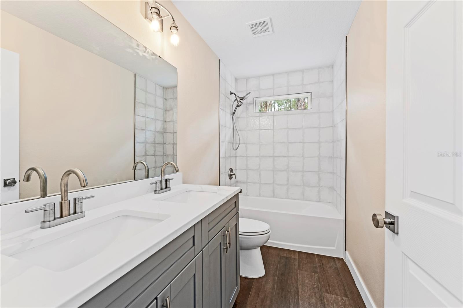 PARADISE LAKES SUB - Residential