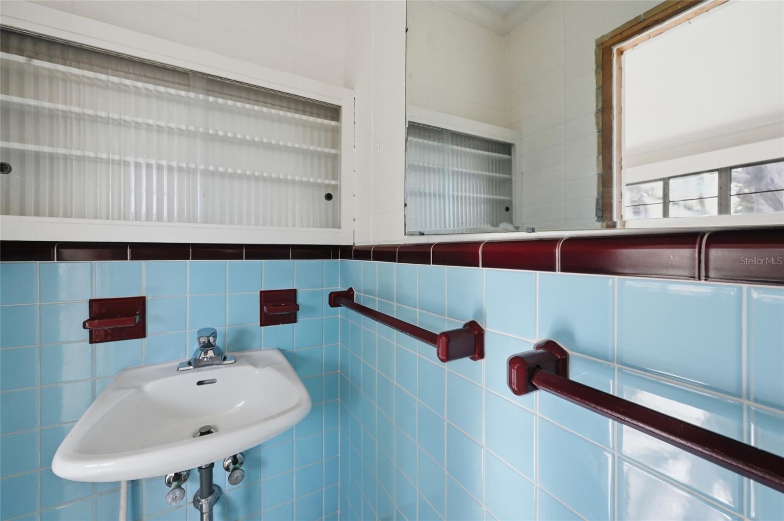 HOLMES BEACH 31ST UNIT AMD - Residential