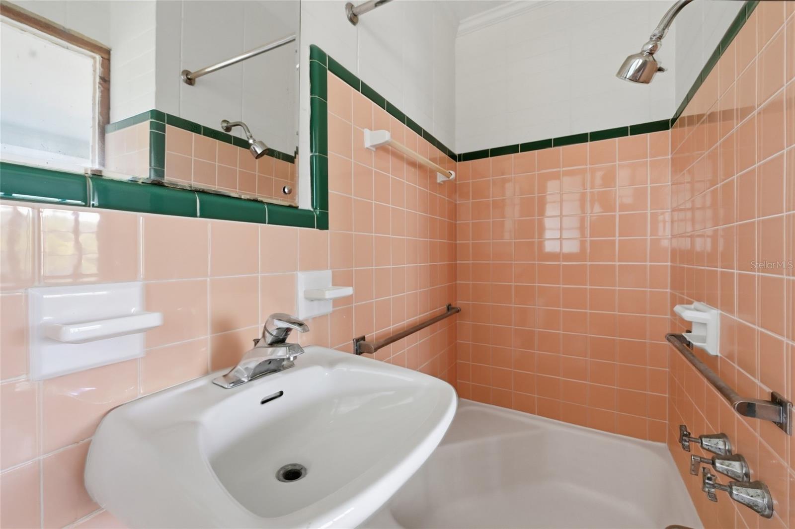 HOLMES BEACH 31ST UNIT AMD - Residential