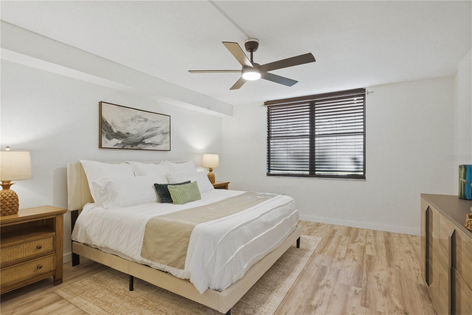 LAKESIDE CROSSING CONDO - Residential