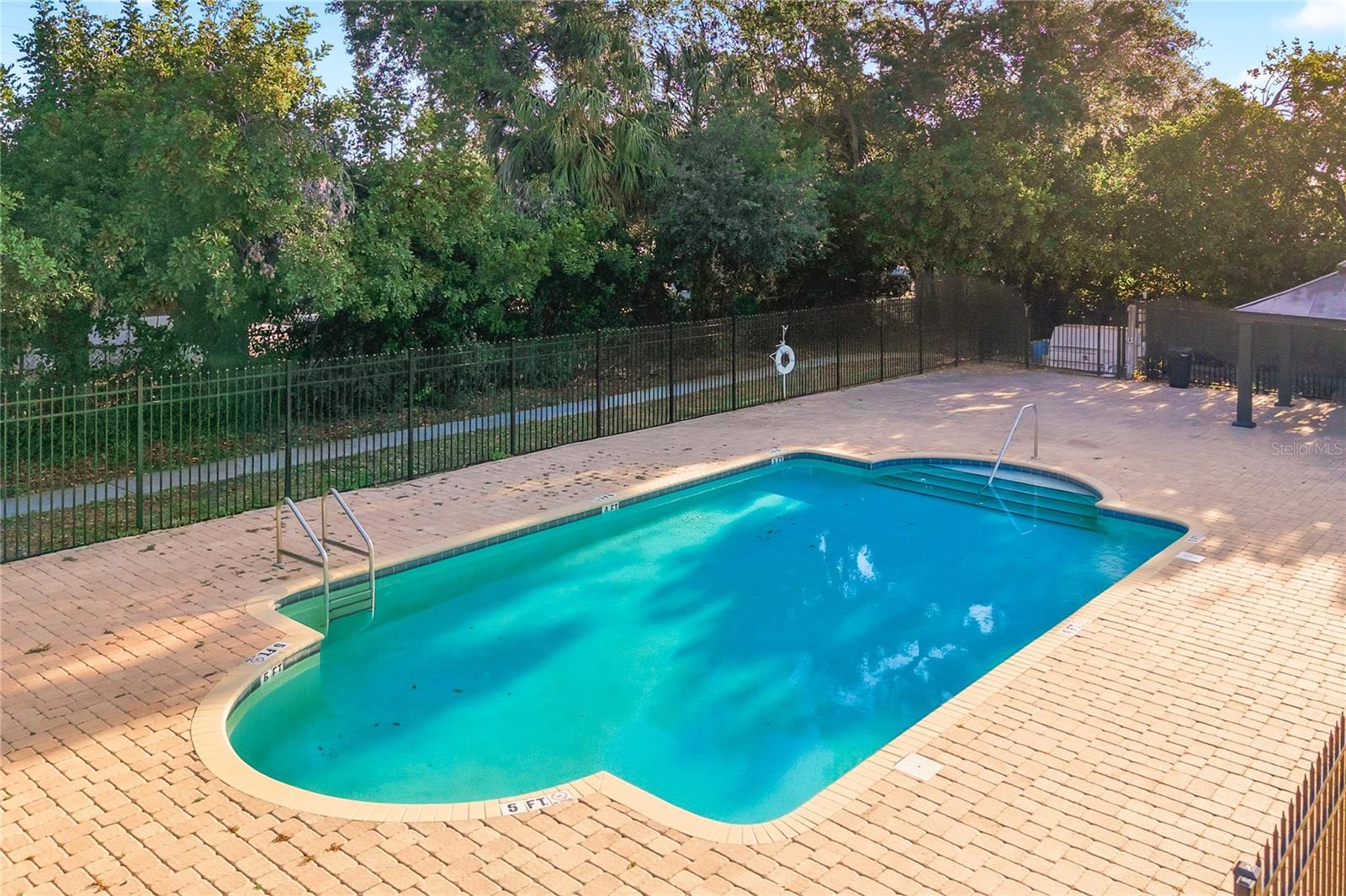 LAKESIDE CROSSING CONDO - Residential