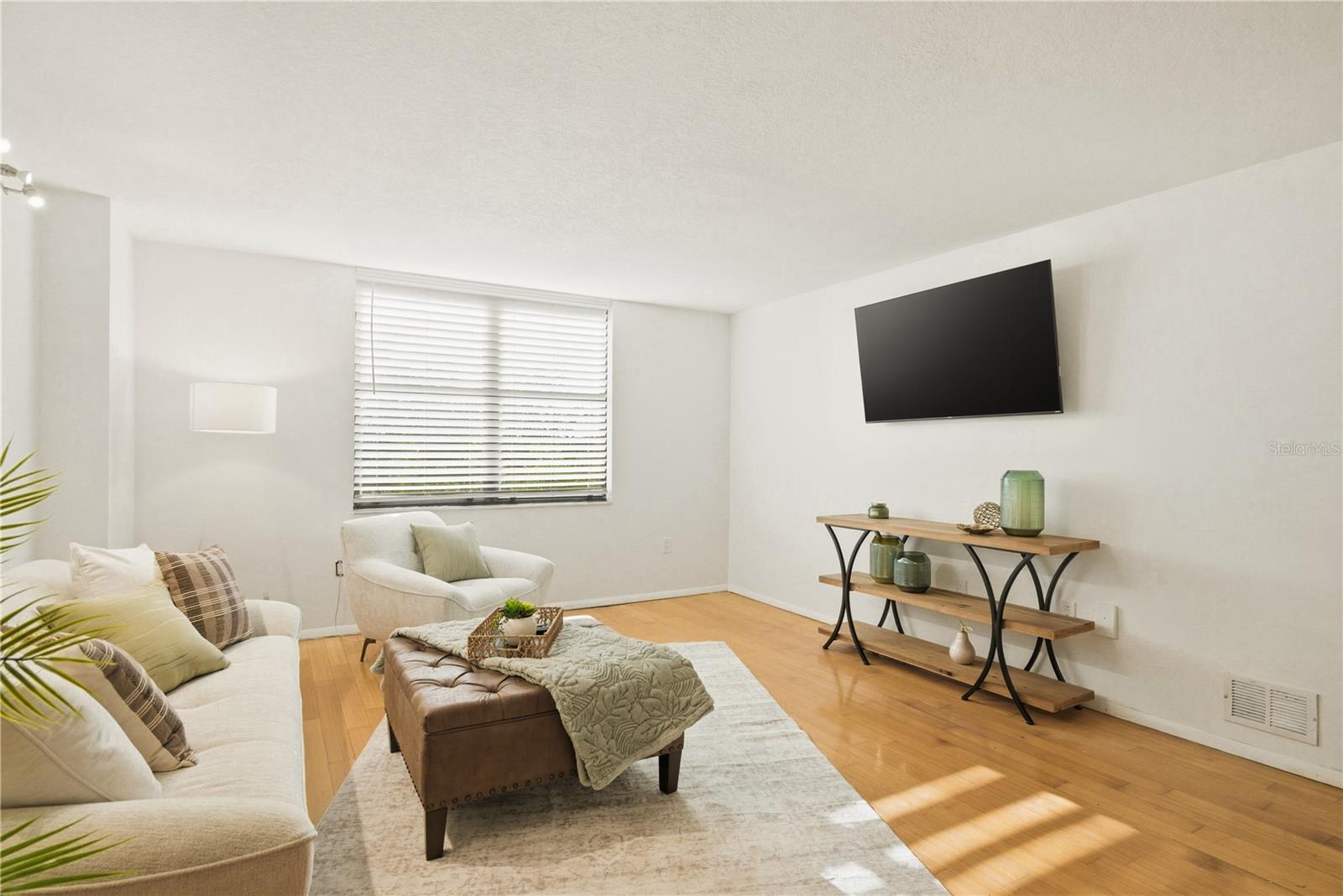 LAKESIDE CROSSING CONDO - Residential