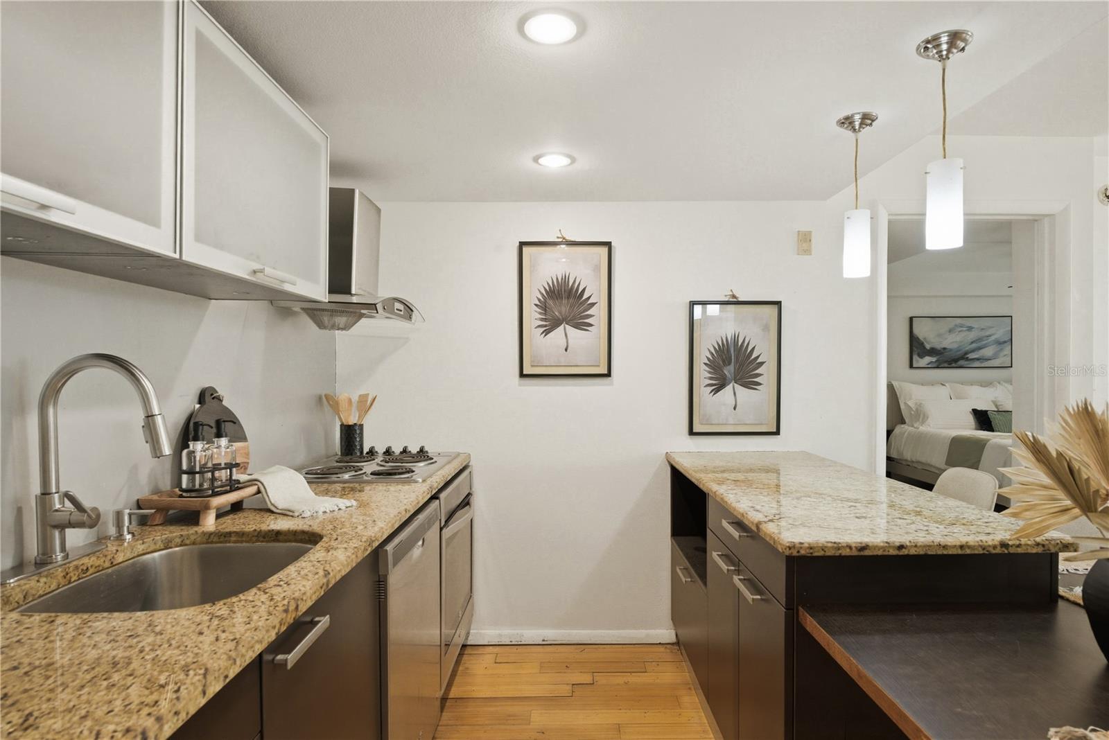 LAKESIDE CROSSING CONDO - Residential