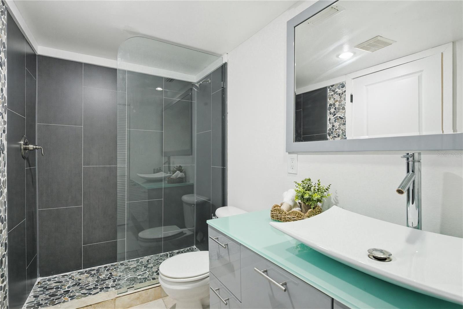 LAKESIDE CROSSING CONDO - Residential