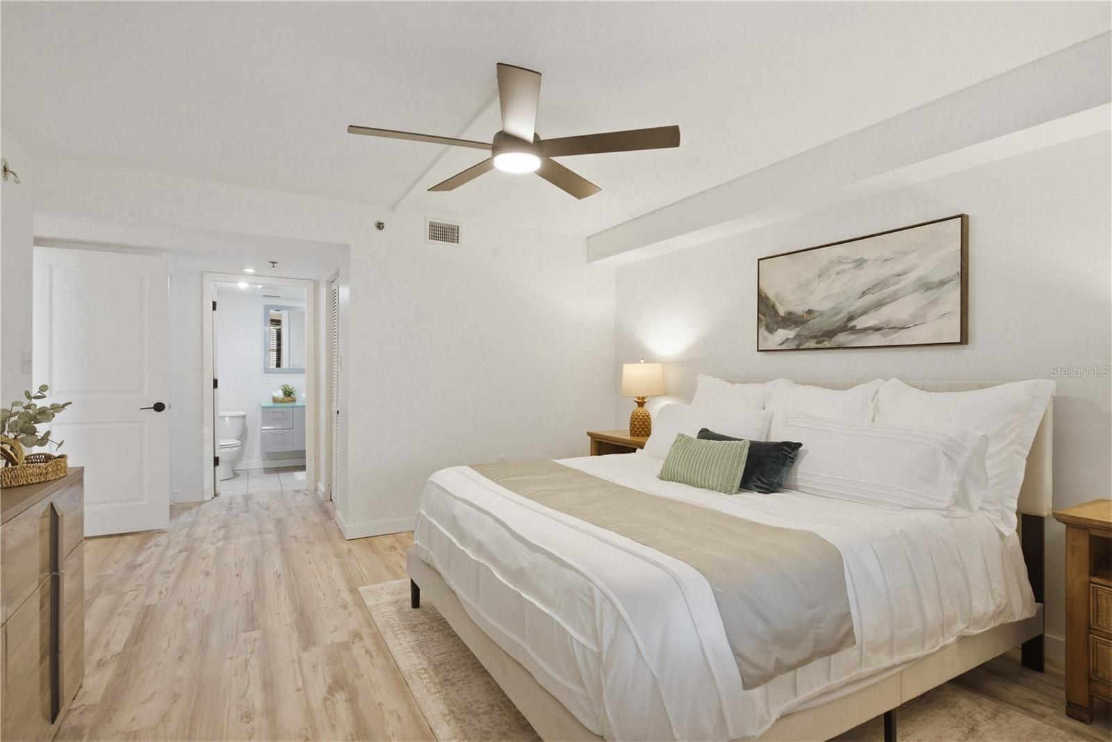 LAKESIDE CROSSING CONDO - Residential