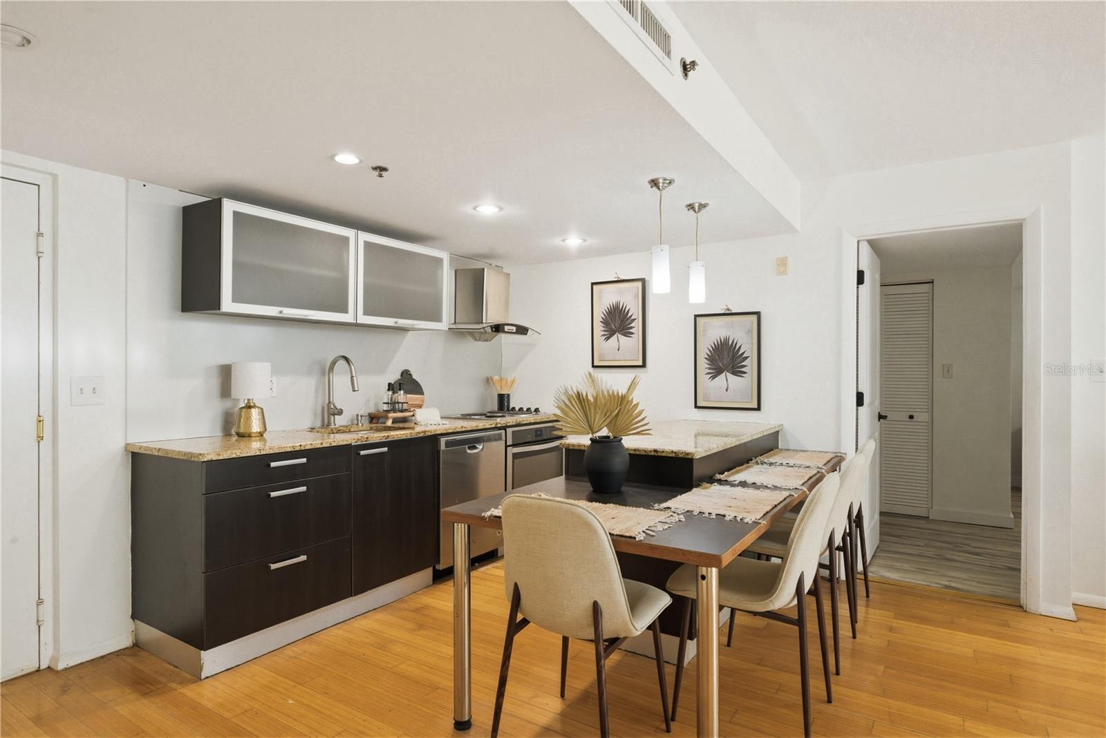 LAKESIDE CROSSING CONDO - Residential