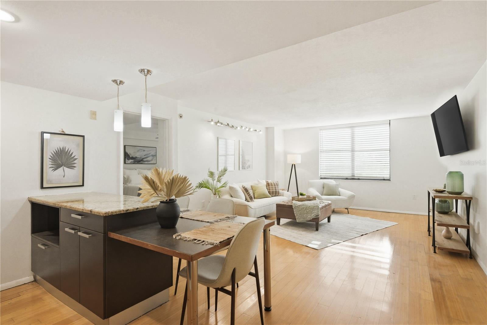 LAKESIDE CROSSING CONDO - Residential