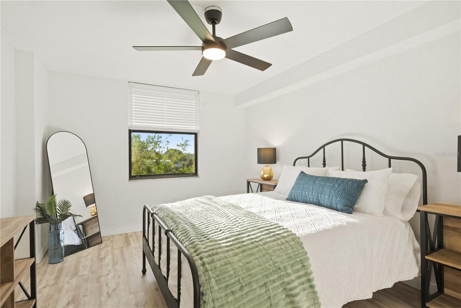 LAKESIDE CROSSING CONDO - Residential