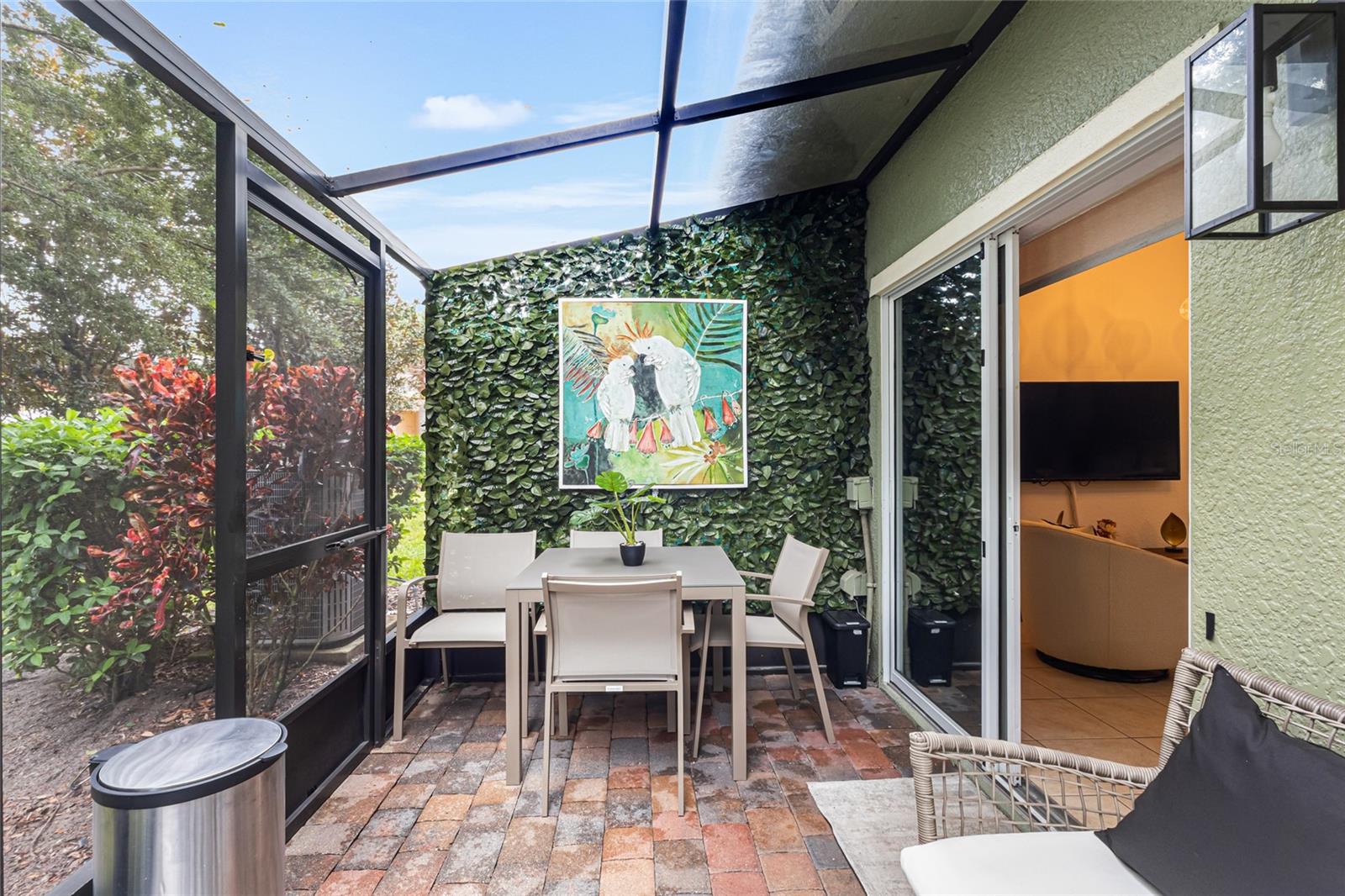 2311 CARAVELLE CIRCLE