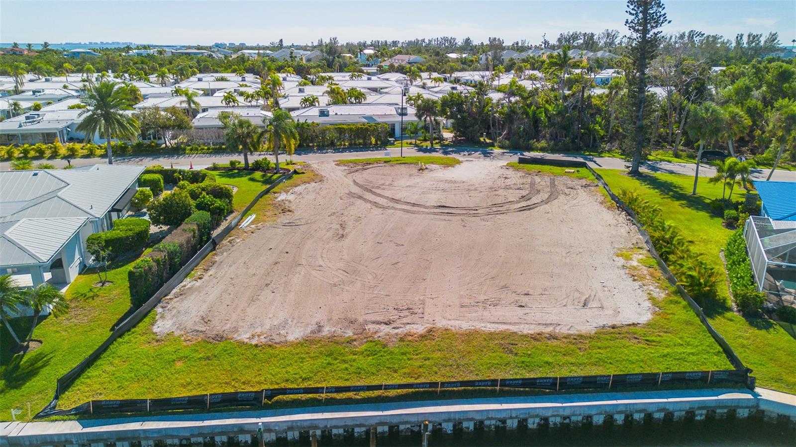 EMERALD HARBOR - Land