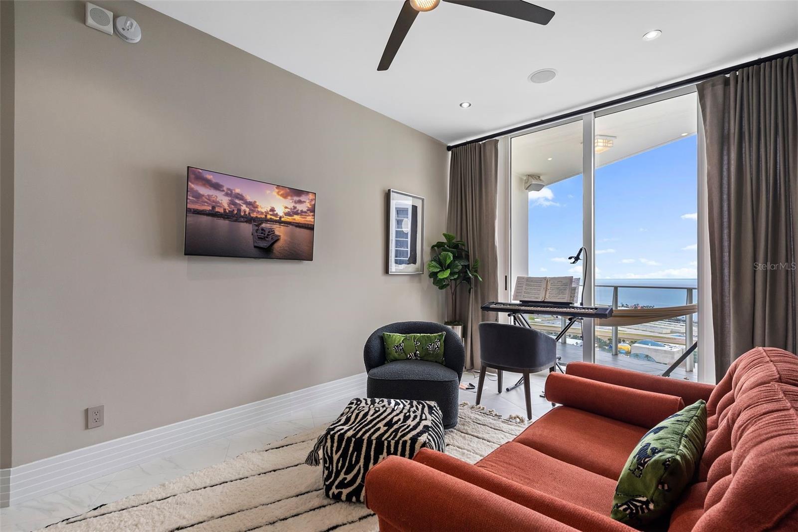 SIGNATURE PLACE CONDO - Residential