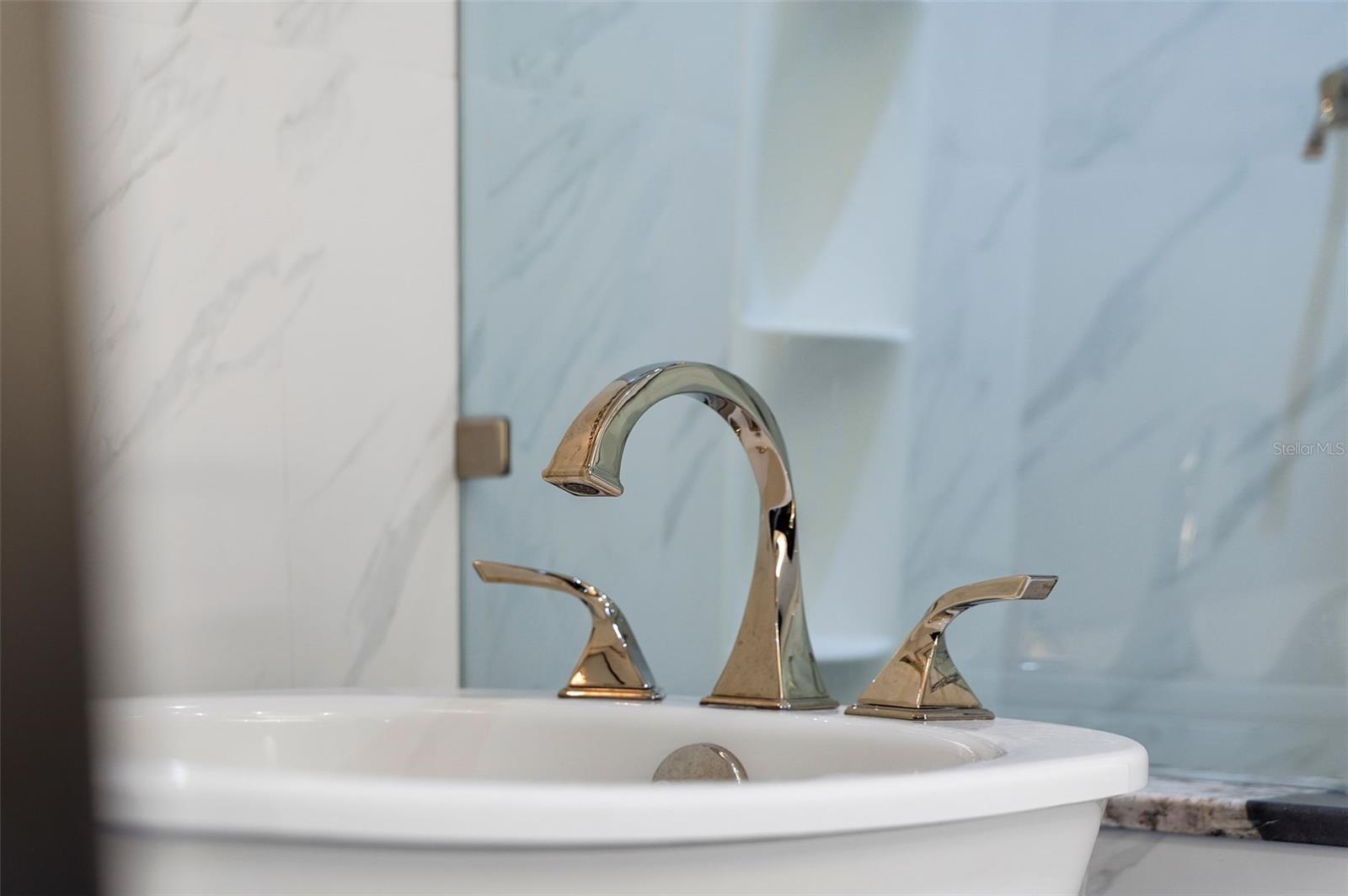 SIGNATURE PLACE CONDO - Residential