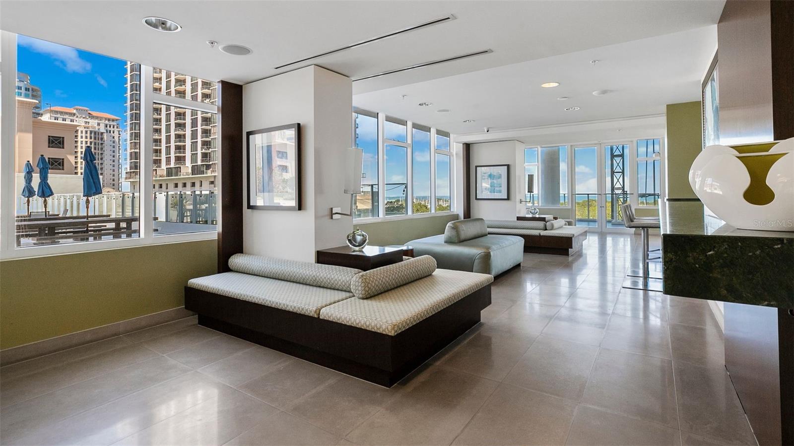 SIGNATURE PLACE CONDO - Residential