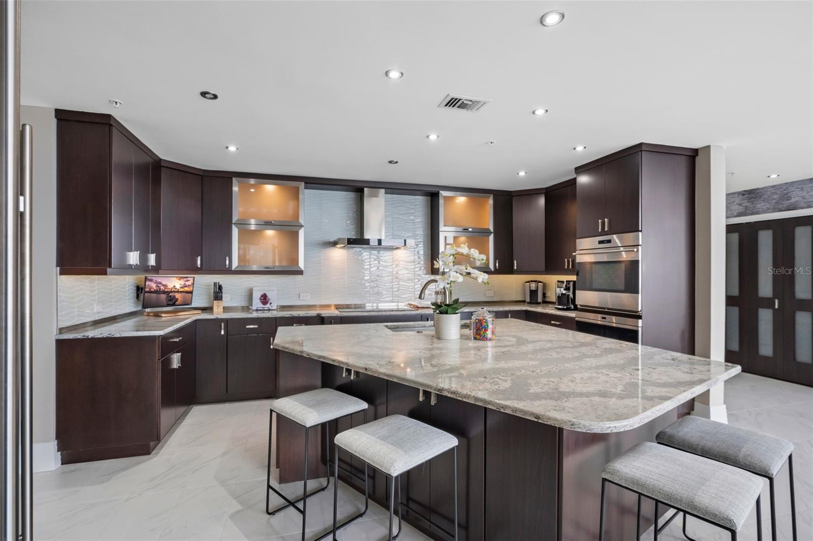 SIGNATURE PLACE CONDO - Residential