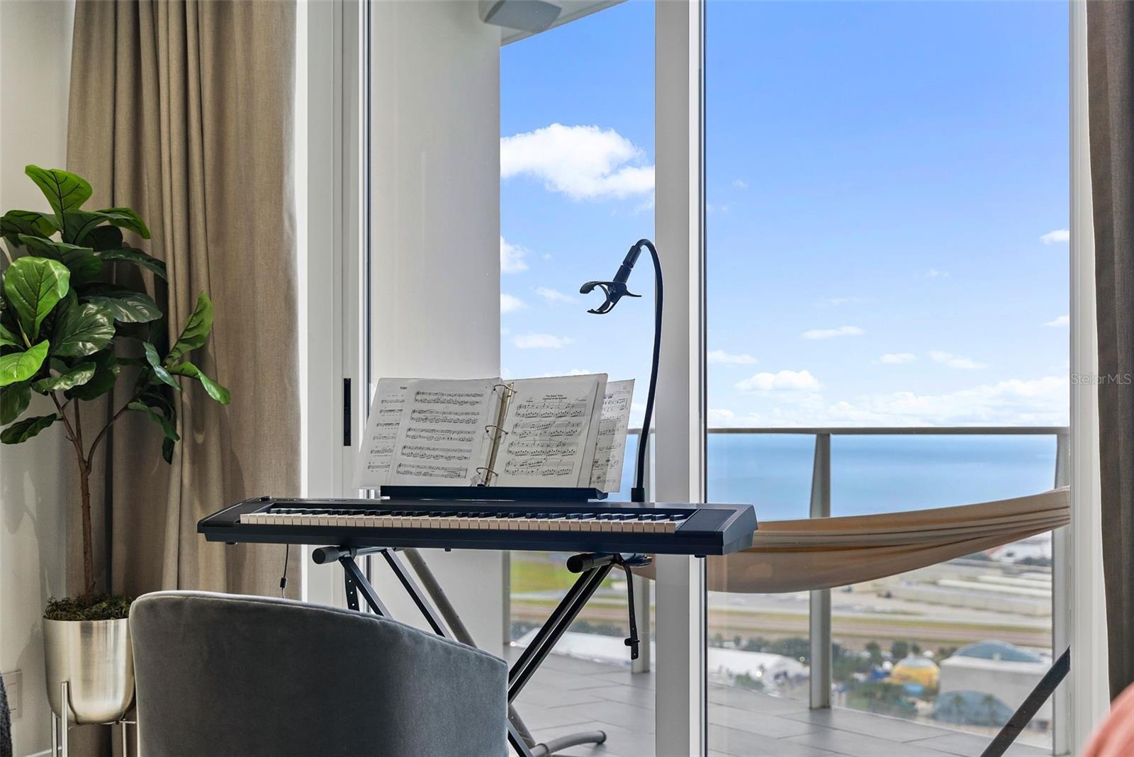 SIGNATURE PLACE CONDO - Residential