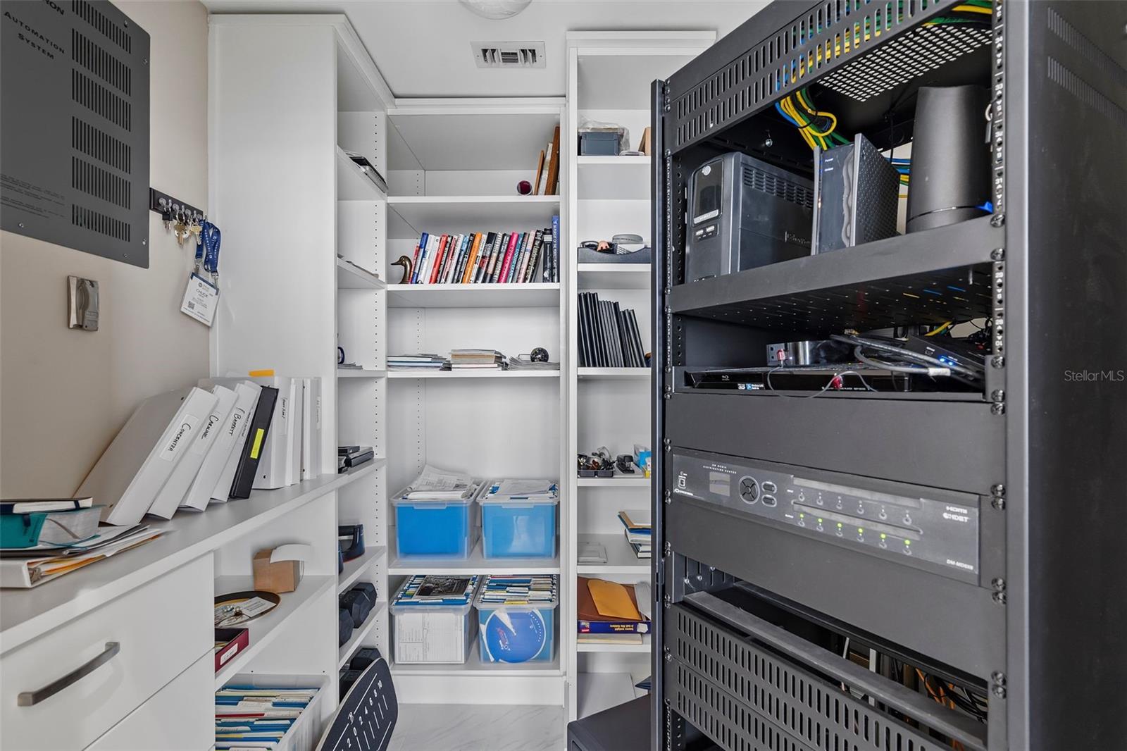 SIGNATURE PLACE CONDO - Residential