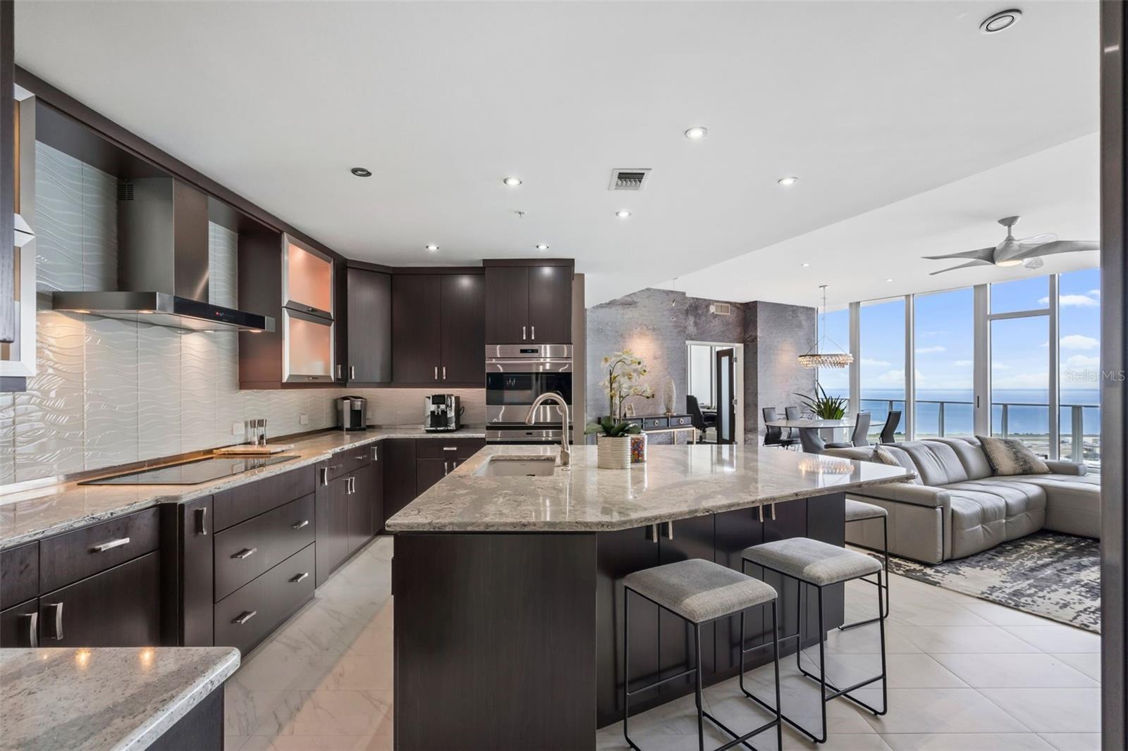 SIGNATURE PLACE CONDO - Residential