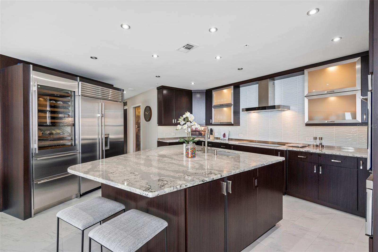 SIGNATURE PLACE CONDO - Residential