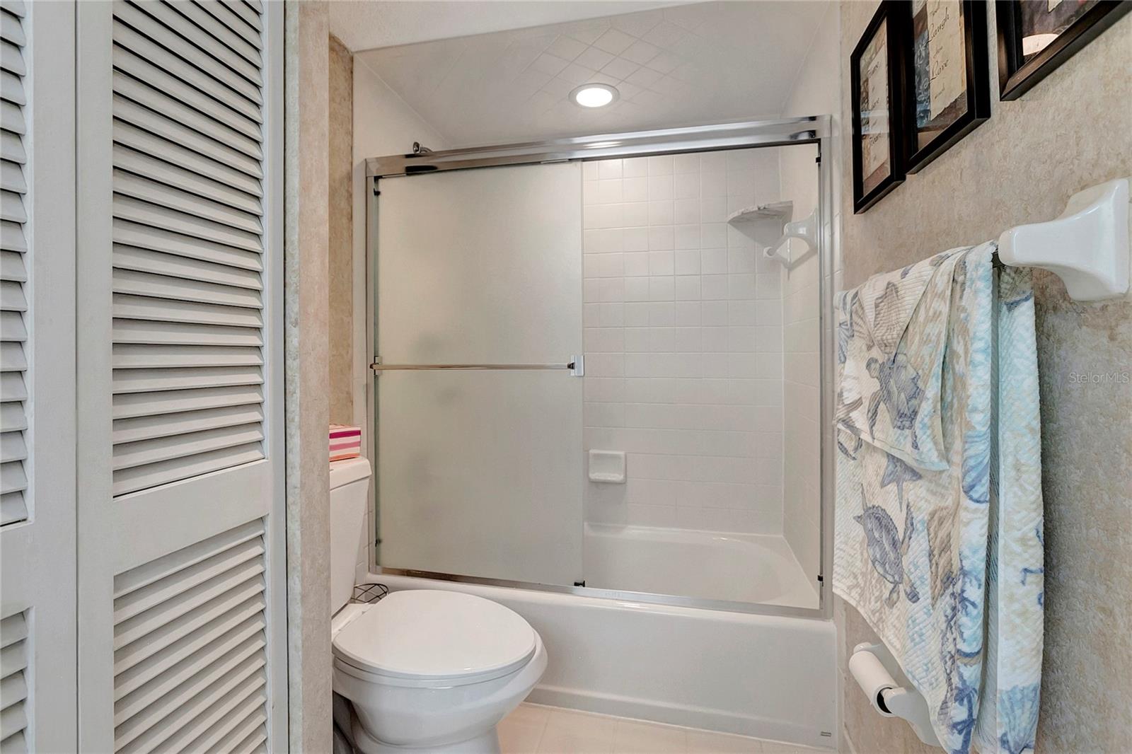 TREASURE ISLAND TENNIS & YACHT CLUB - Residential Lease