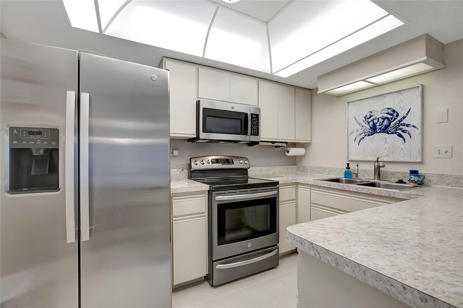 TREASURE ISLAND TENNIS & YACHT CLUB - Residential Lease