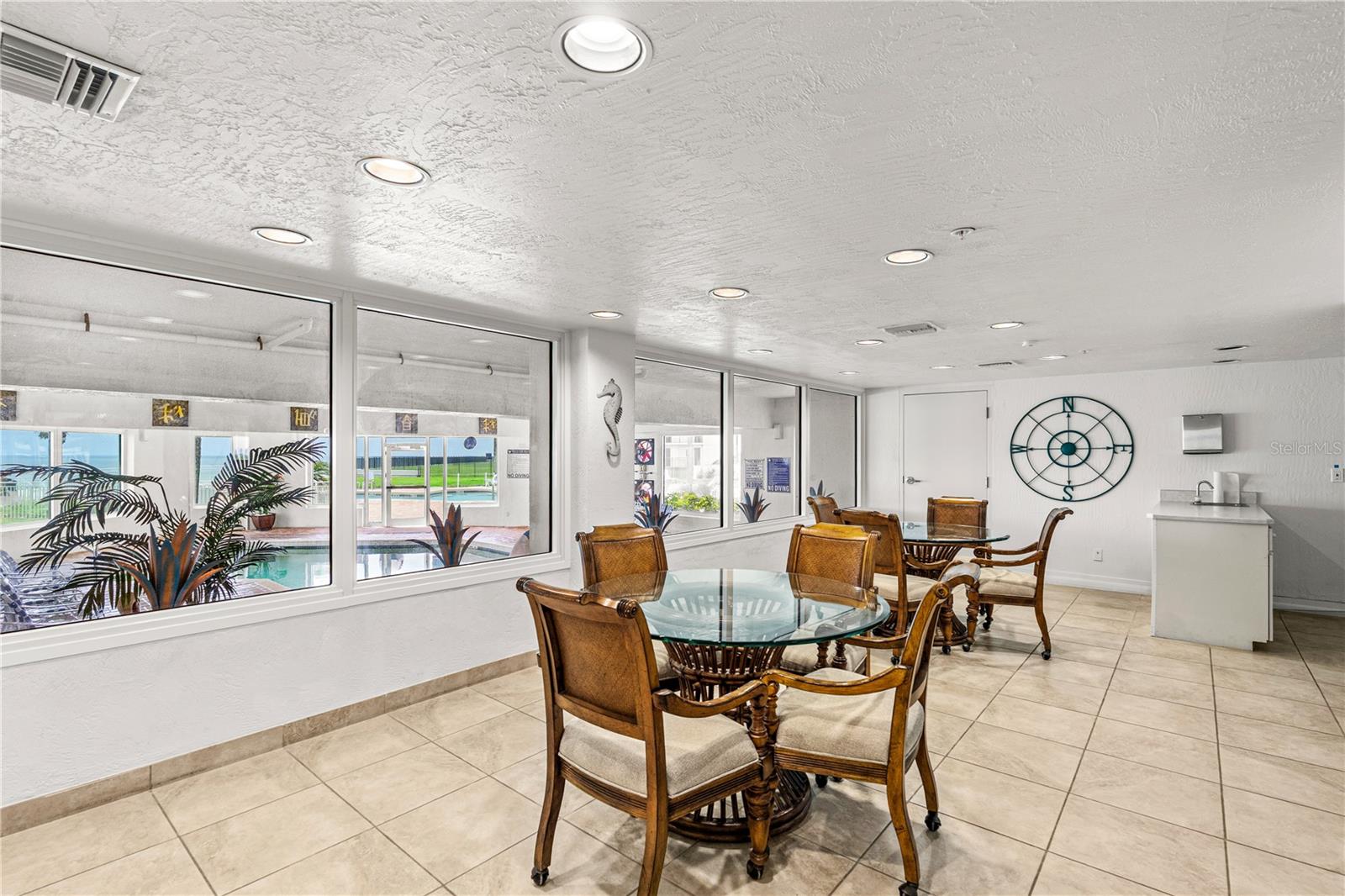 PENINSULA CONDO - Residential