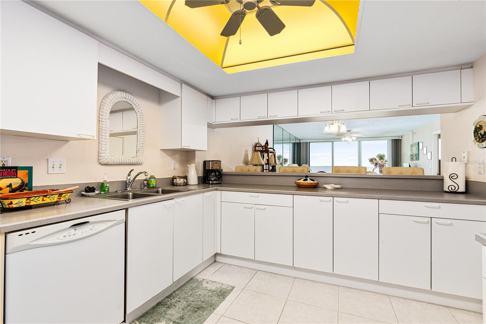 PENINSULA CONDO - Residential