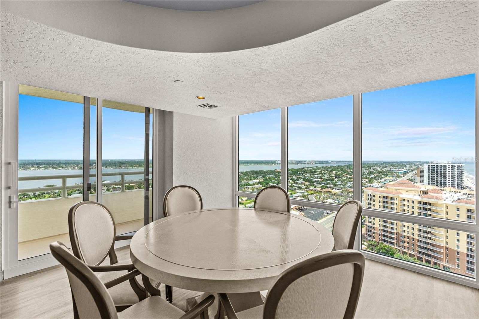 PENINSULA CONDO - Residential