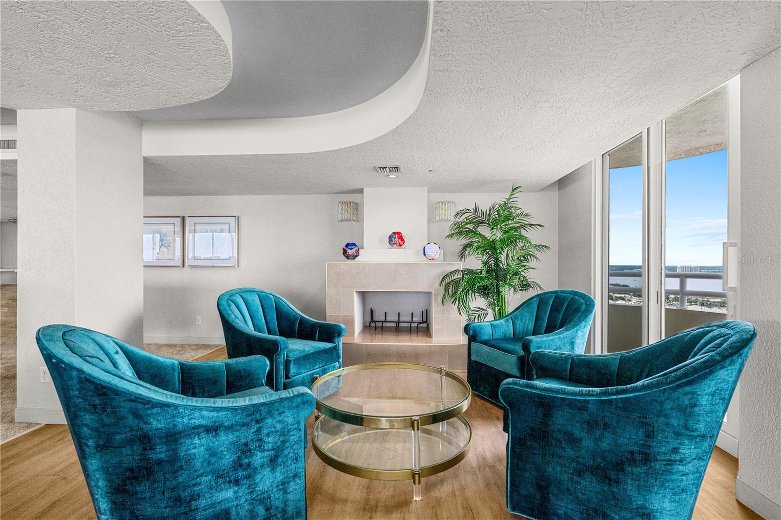 PENINSULA CONDO - Residential