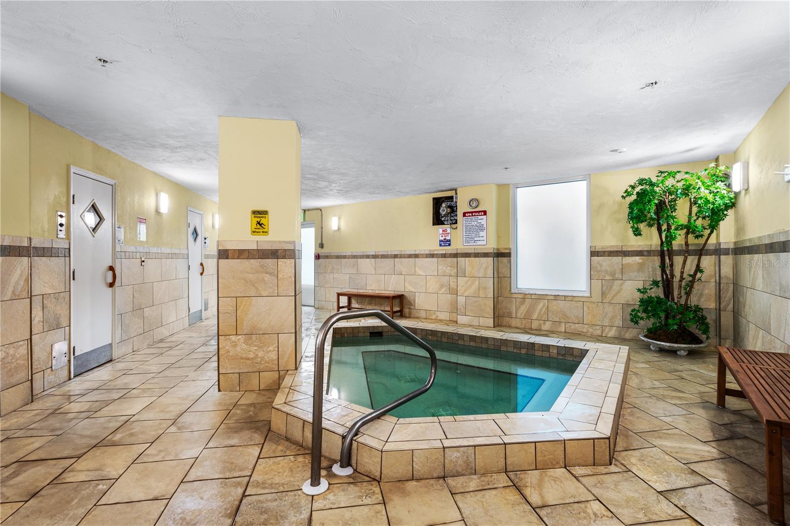 PENINSULA CONDO - Residential
