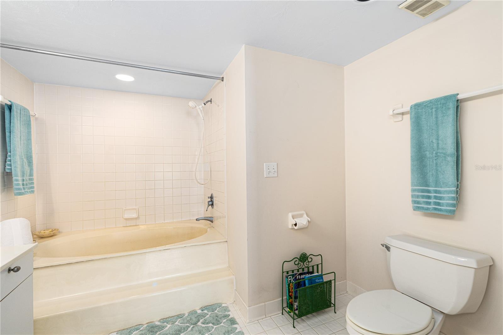 PENINSULA CONDO - Residential