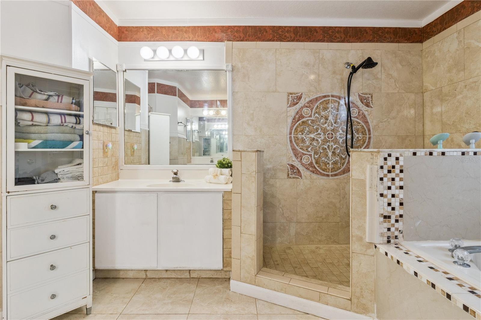 DAHLIA RESERVE AT CRESCENT LAKES - Residential