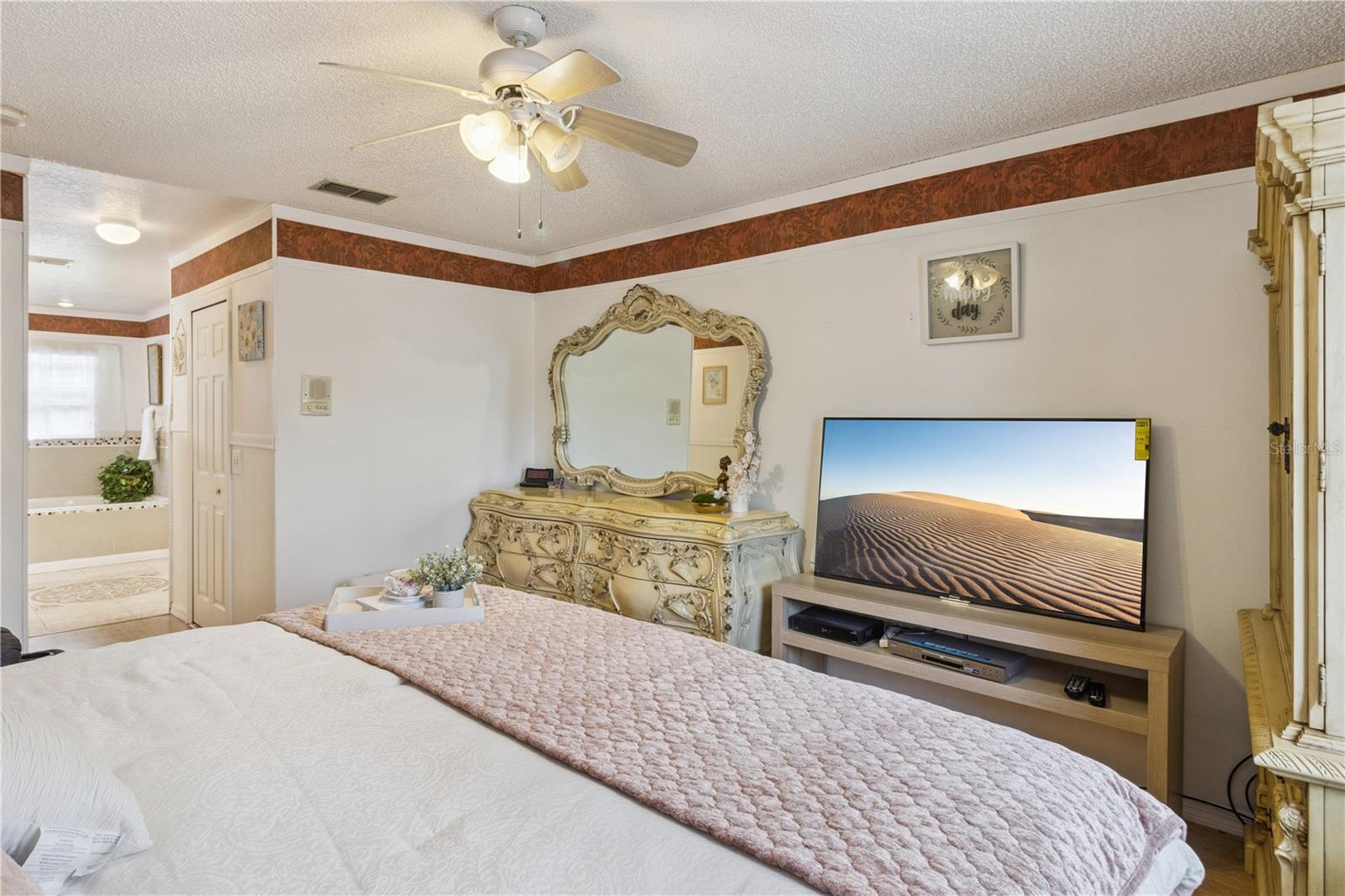 DAHLIA RESERVE AT CRESCENT LAKES - Residential