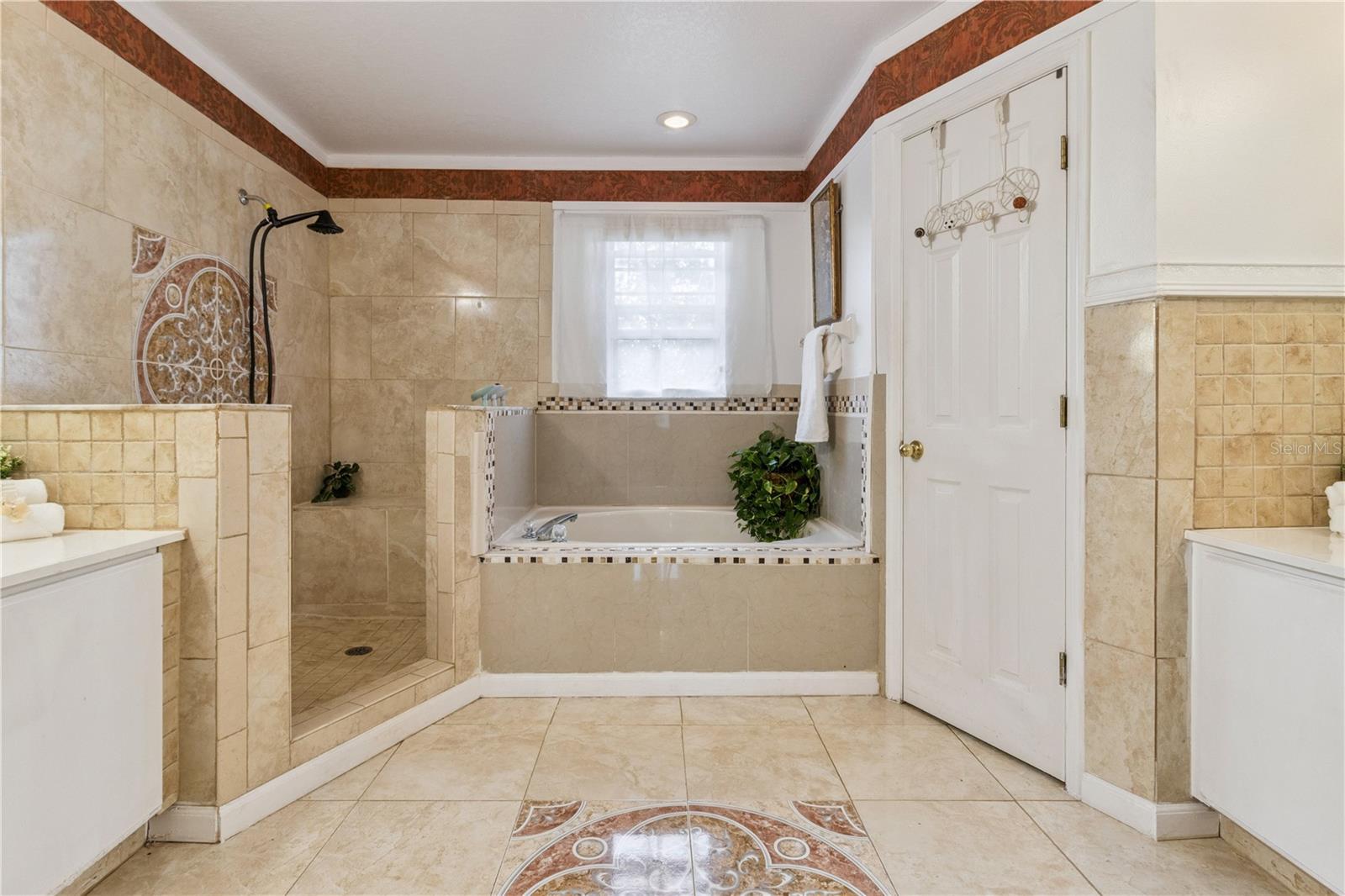 DAHLIA RESERVE AT CRESCENT LAKES - Residential