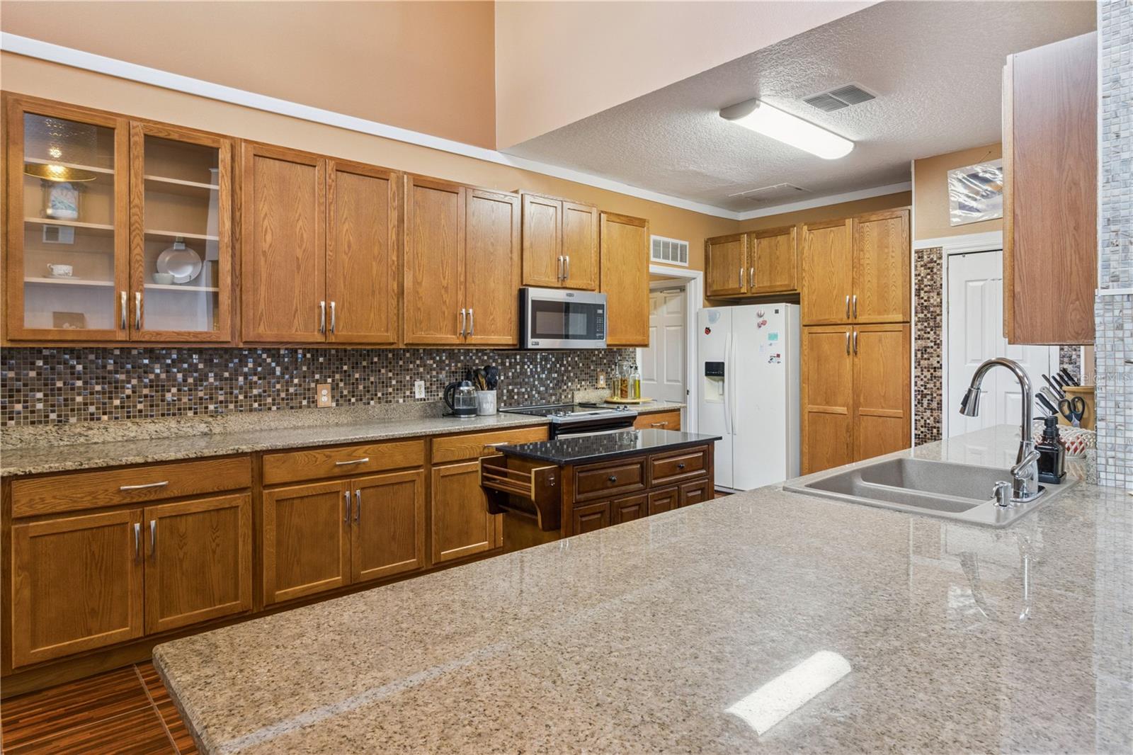 DAHLIA RESERVE AT CRESCENT LAKES - Residential