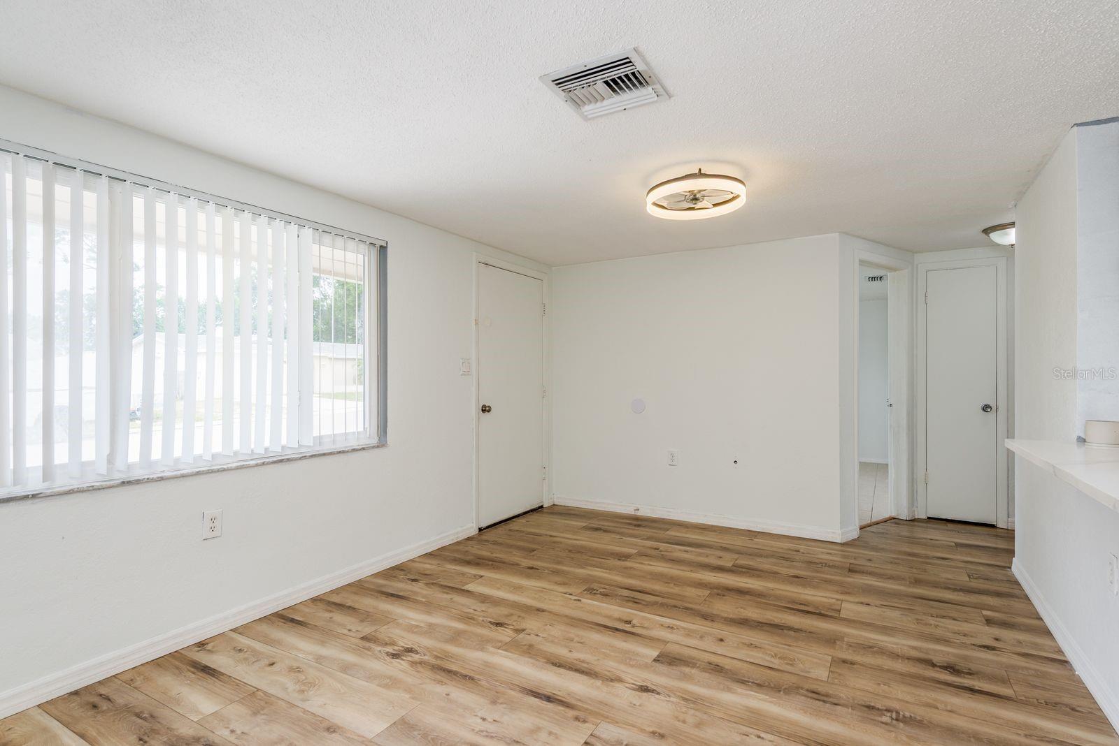 REGENCY PARK - Residential