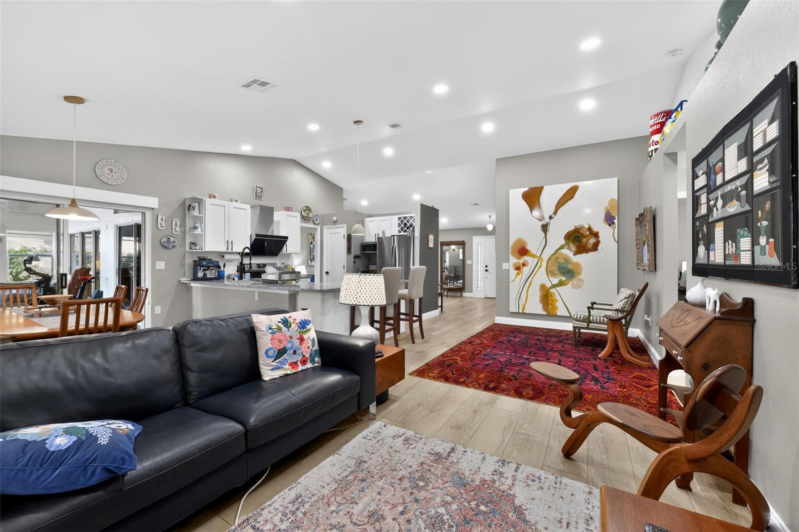 HAMLETS GROVE - Residential