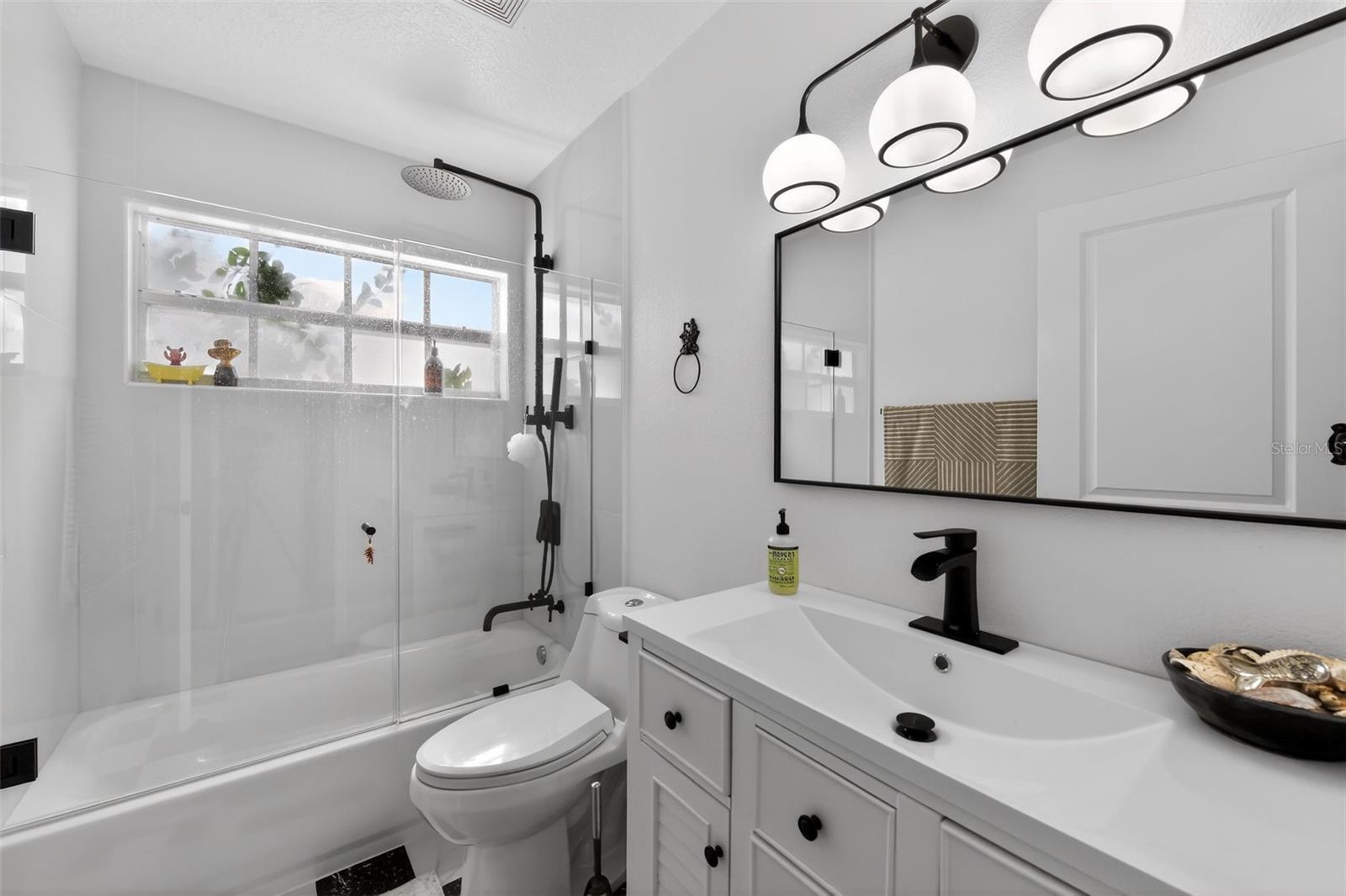 HAMLETS GROVE - Residential