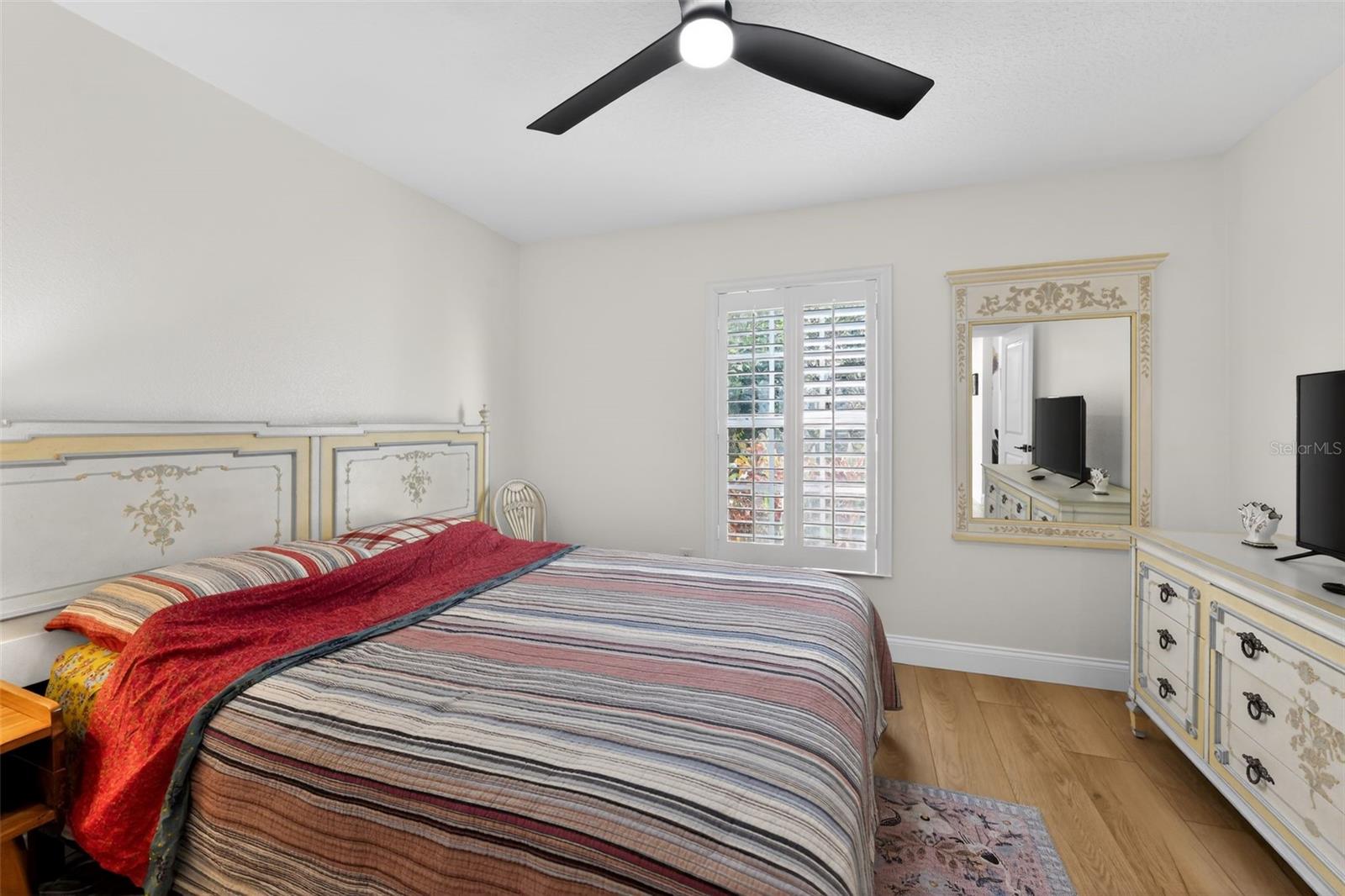 HAMLETS GROVE - Residential