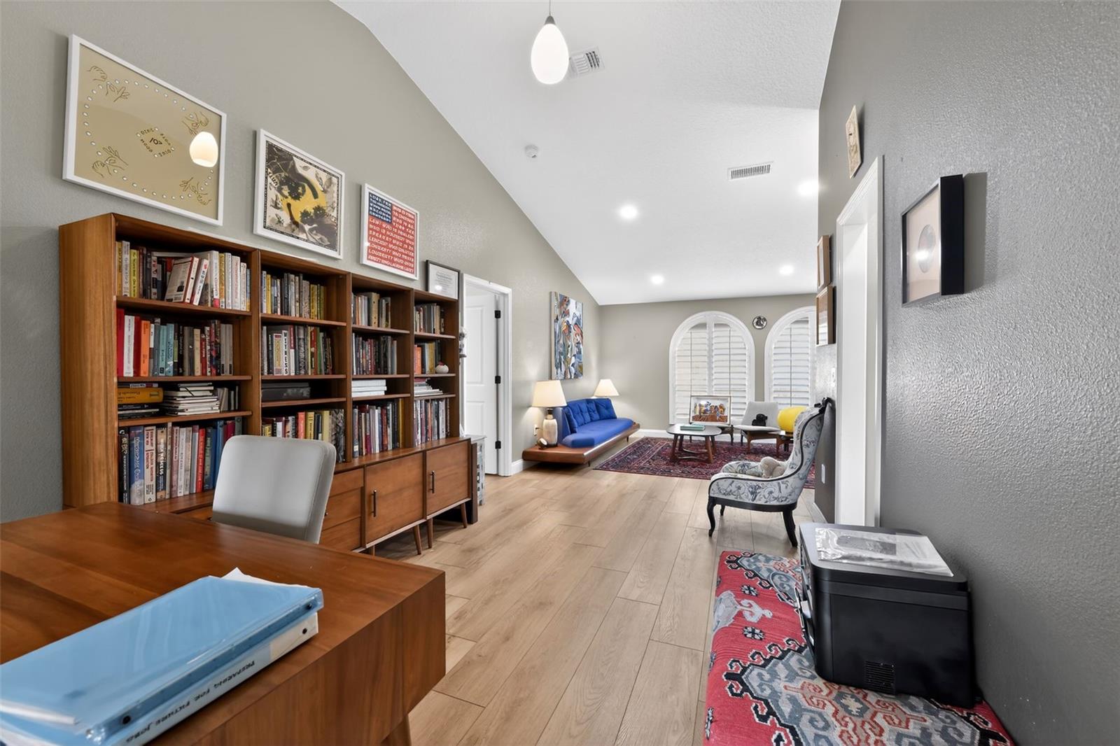 HAMLETS GROVE - Residential