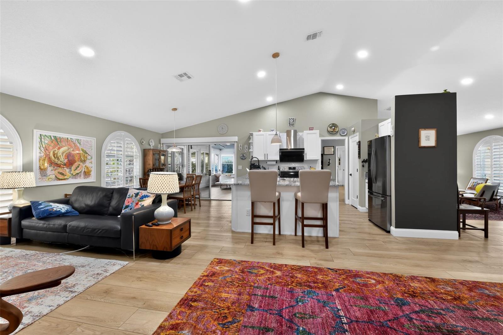 HAMLETS GROVE - Residential