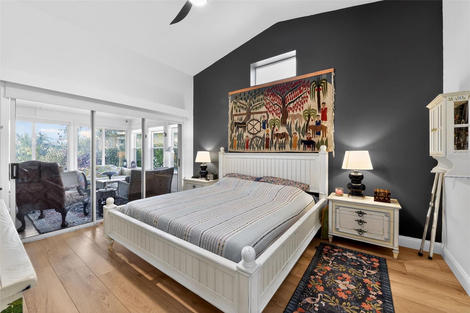 HAMLETS GROVE - Residential