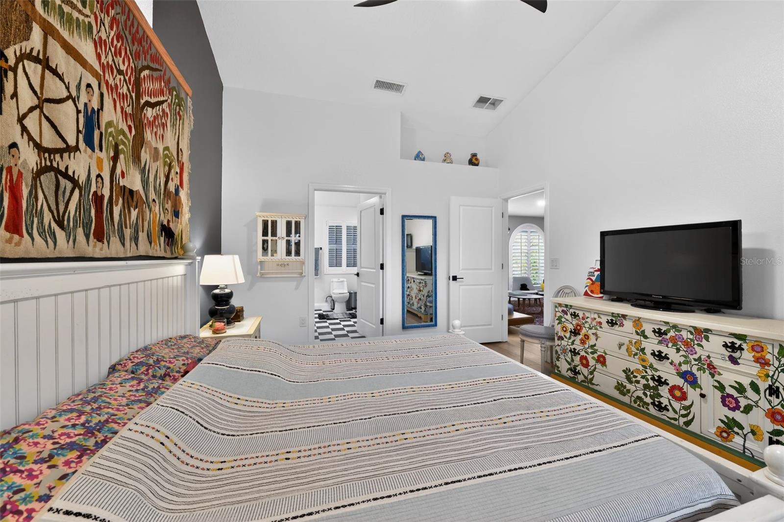 HAMLETS GROVE - Residential