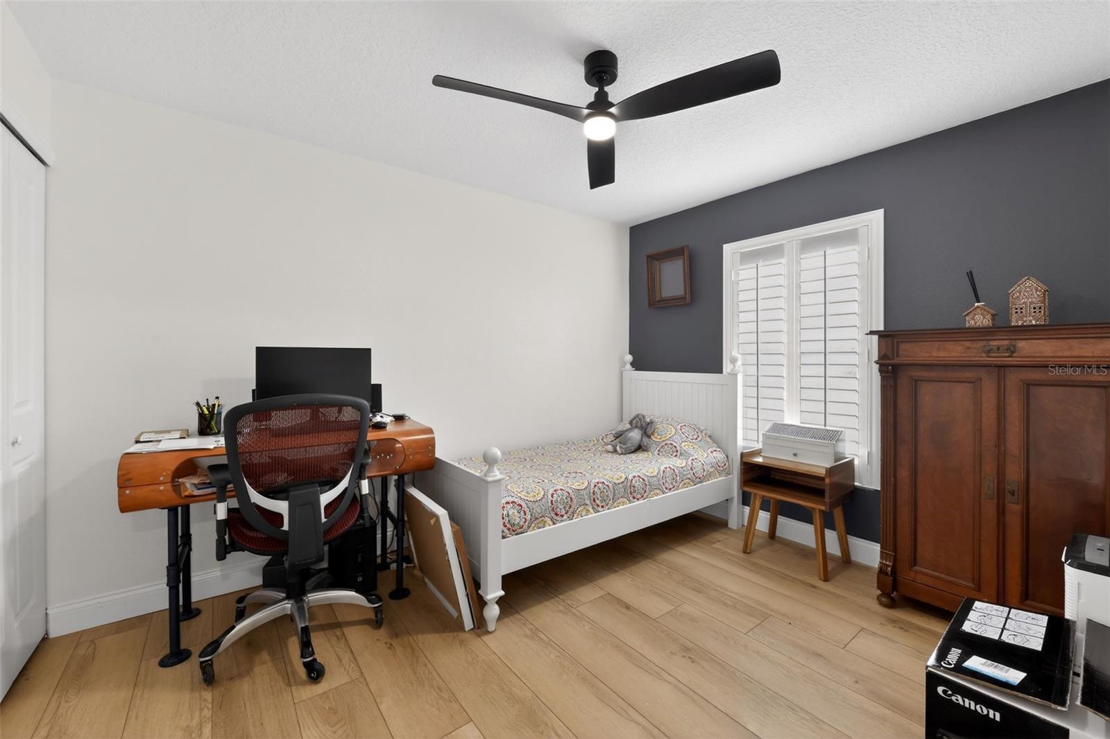 HAMLETS GROVE - Residential