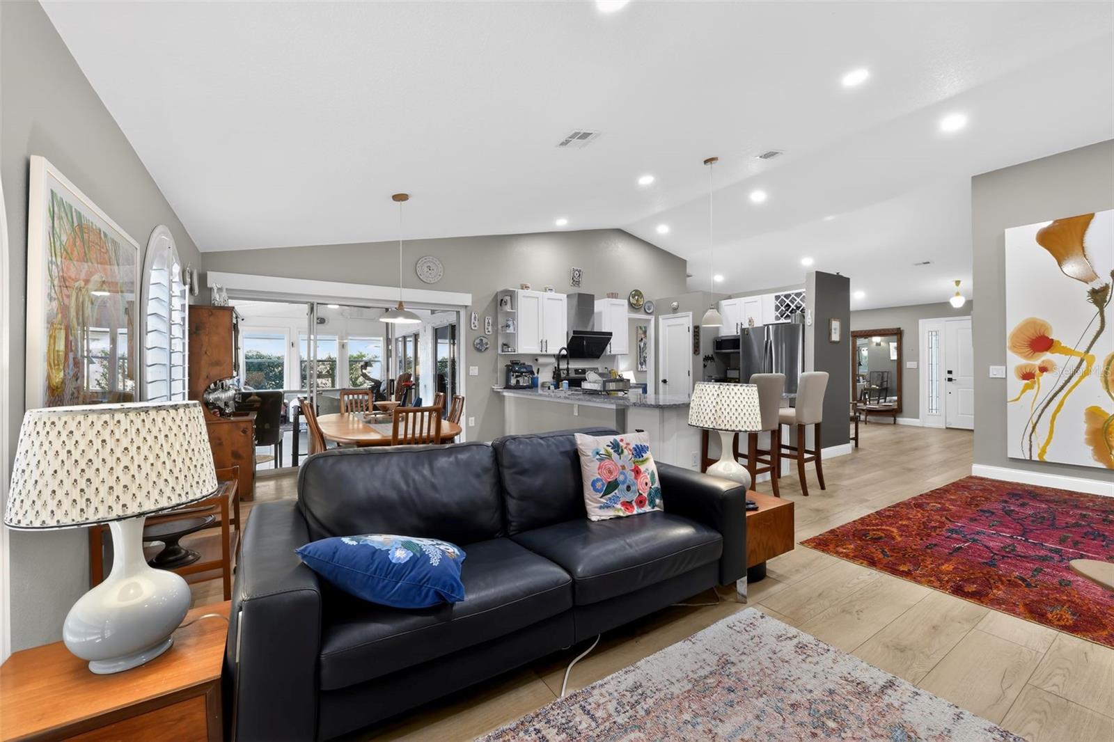 HAMLETS GROVE - Residential