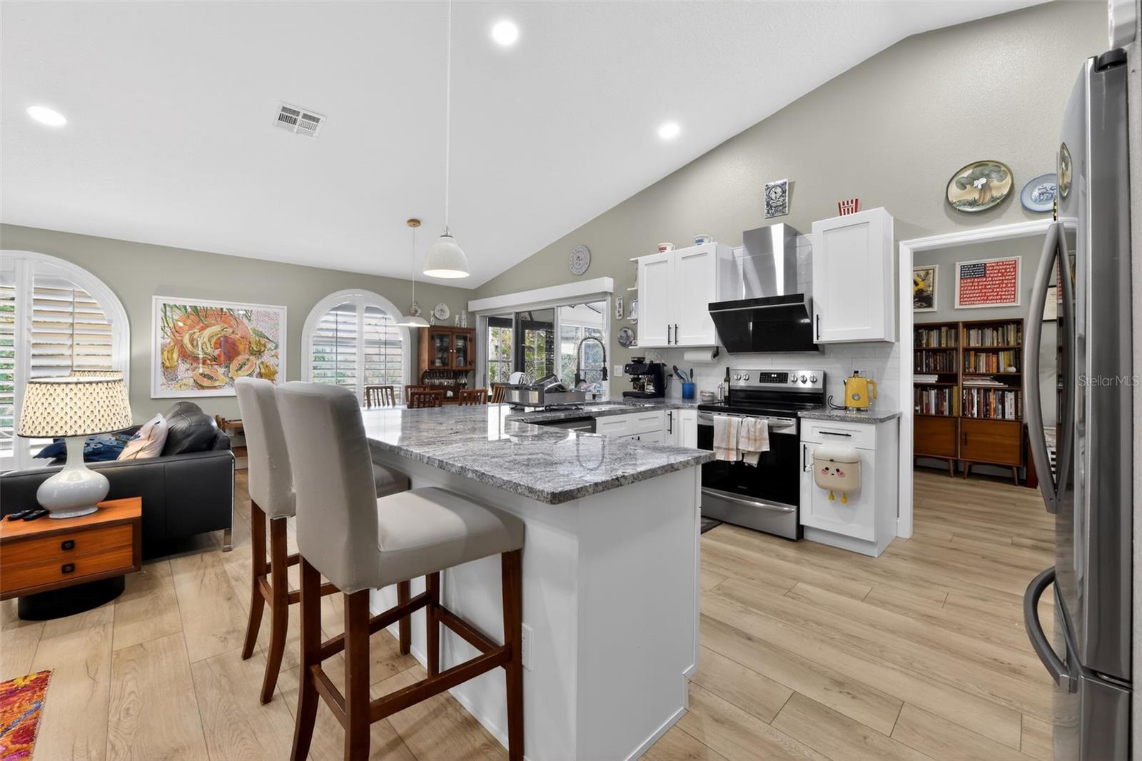 HAMLETS GROVE - Residential