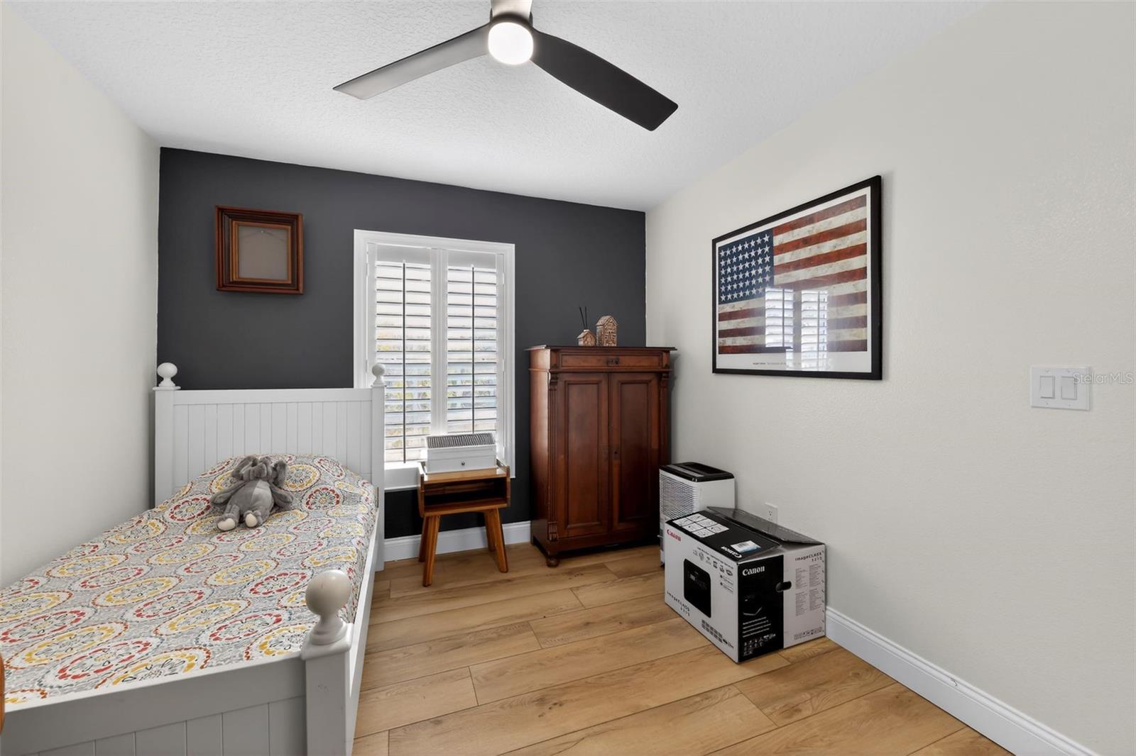 HAMLETS GROVE - Residential