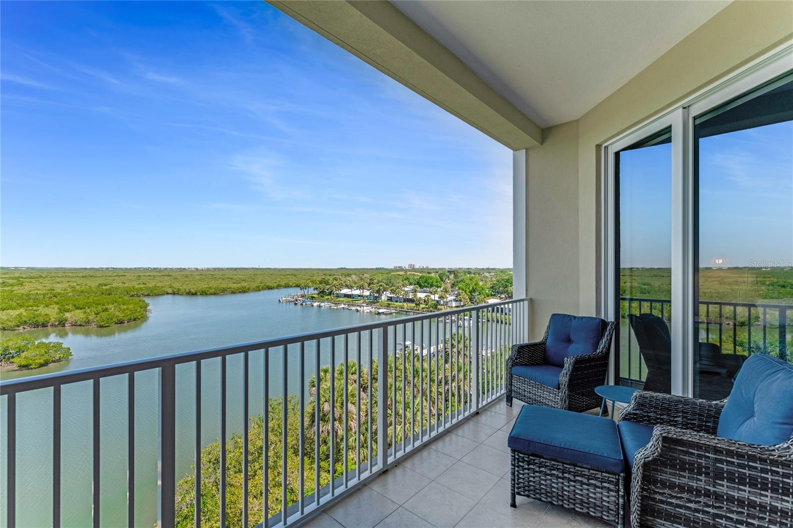 5 RIVERWALK DRIVE 604
